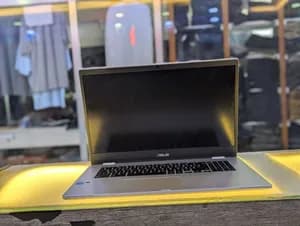 Asus Chromebook 128GB SSD 17 inch