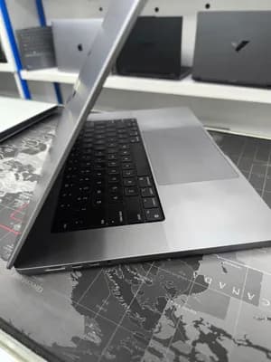 MacBook Pro M1 MAX (16-inch)