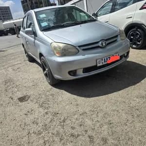 Toyota Vitz 2005 174,000 km used