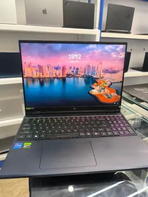 MSI Vector 16HX AI Gaming Laptop