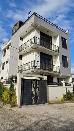 እጅግ ዘመናዊ መኖሪያ ቤት G+2 153 m2