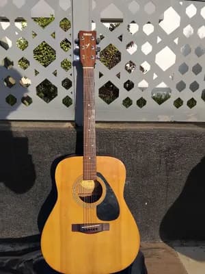 Yamaha F310 Acoustic Guitar