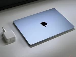 Brand New Apple MacBook Air M4