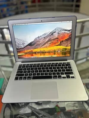 MacBook air 256GB 8GB RAM