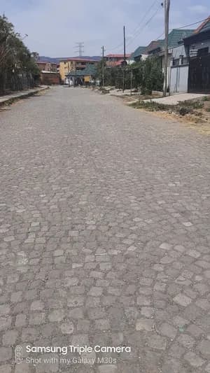 አያት 150 ካሬ