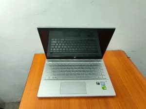 HP Pavilion 14 i5 Laptop
