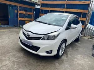 Toyota Yaris Compact 2012 1000cc