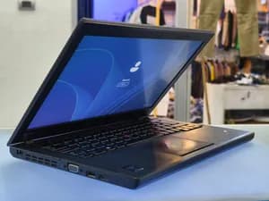 Lenovo thinkpad 13.3 4GB 500GB