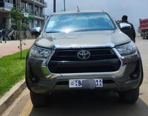 Toyota Hilux Invincible Extra Cab 2021