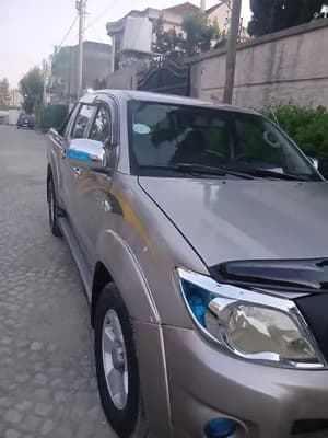 2011 Toyota Hilux Double Cabin Pickup