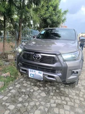 Toyota Hilux Invincible Double Cab 2021