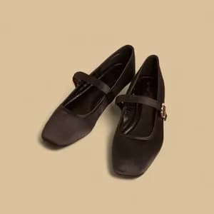 MAX ballerina shoe with buckle closure