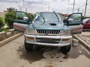 Mitsubishi L200 2001 2500cc used
