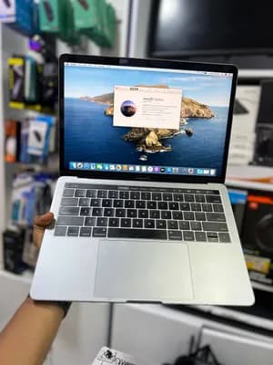 MacBook Pro 13-inch 2017 8GB RAM 256GB SSD