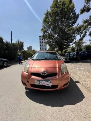 Yaris Compact 2010