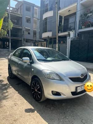 Toyota Yaris Sedan 2009 Silver