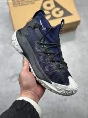 Nike Gore-Tex Hiking Sneakers