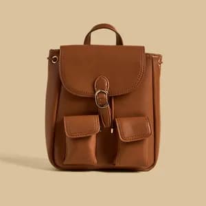 Max plain backpack with flap closure