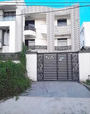 Modern G+2 House in Ayat