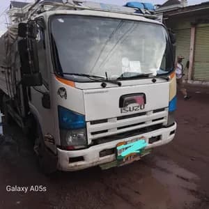 Isuzu Cargo Truck 2010 Model
