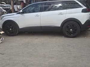 Peugeot 5008 2020 SUV