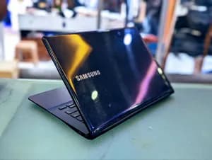 Samsung pc 128GB 4GB 14.1 inch used