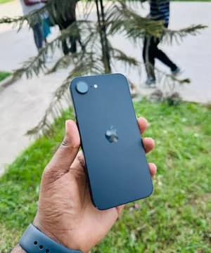 Apple iPhone 16e 128GB