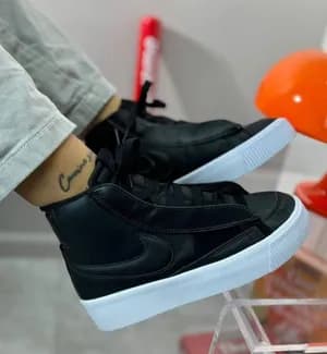 Nike SB Leather
