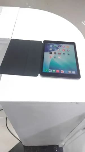 Apple iPad 9th Gen 64GB