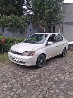 Toyota Platz 2005