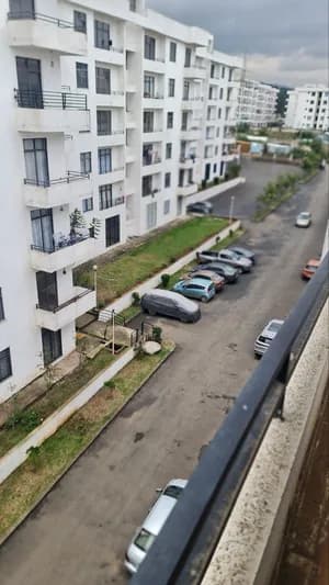 ቤት 115 ካሬ 3 መኝታ 5 ኛ ላይ
