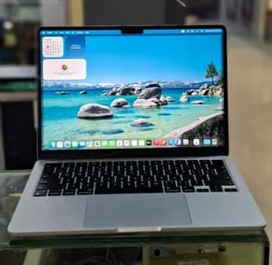 Brand New MacBook Air M2 2022