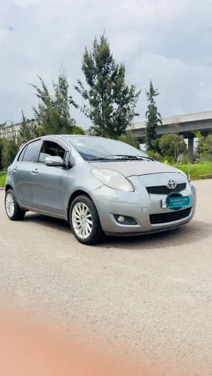 Toyota Yaris Compact 2010