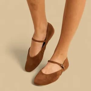 MAX ballerina with Buckle Closure