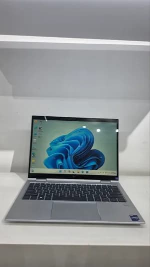 HP EliteBook 830 G10 x360