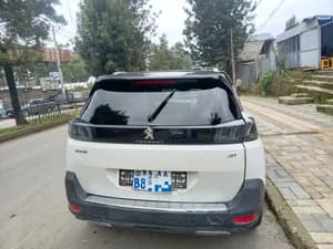 Peugeot 5008 2021