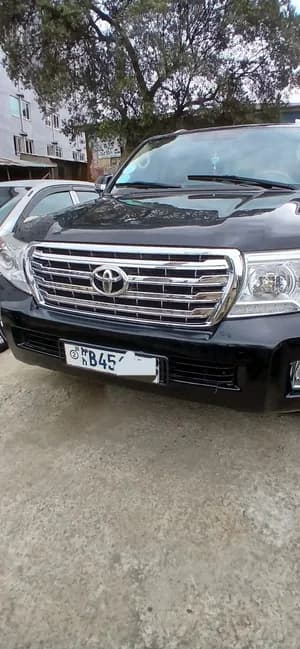 Toyota Land Cruiser V8 2014