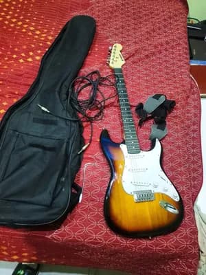 Yamaha Lead Guitar with Accessories
