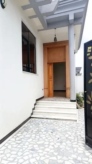 Modern 250 Sqm Villa in Summit
