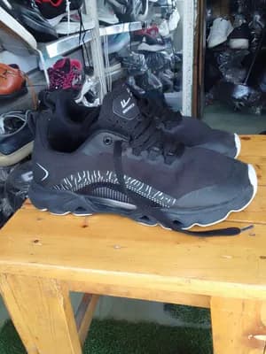 Warrio Black Sneakers Size 41.5