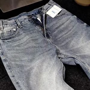Baggy jeans