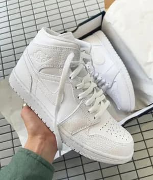 Nike Air Jordan 1 Triple White