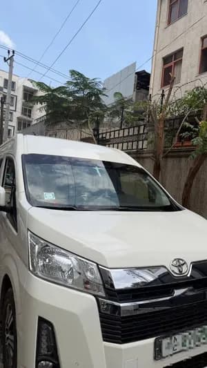 Toyota Hiace HighRoof Super-GL 2022
