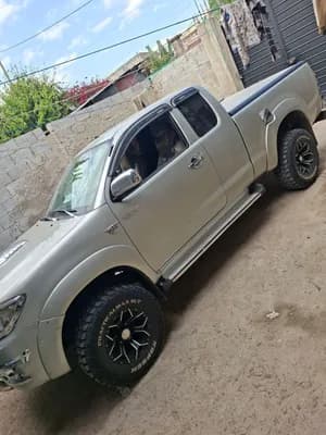 TOYOTA HILUX KIN KAP