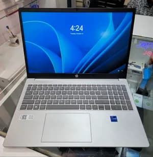 HP Notebook 15 Core i7 1240P