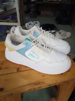 Qiaodan Classic Sneakers Size 42