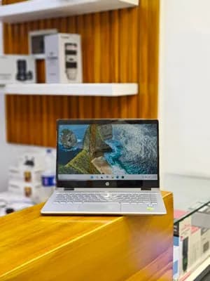 HP Pavilion 14 x360 i7 8GB 512GB