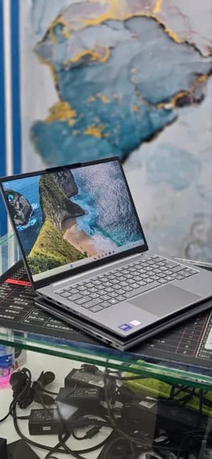Lenovo ThinkBook Ultra 7 16GB 512GB