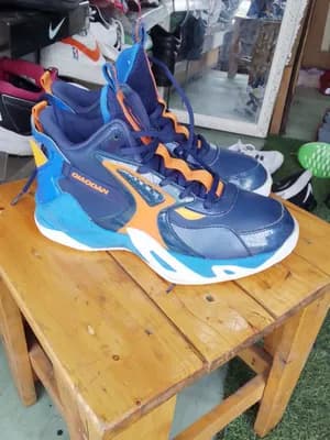 Qiaodan Basketball Shoes Size 39