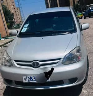 Toyota Platz 2005